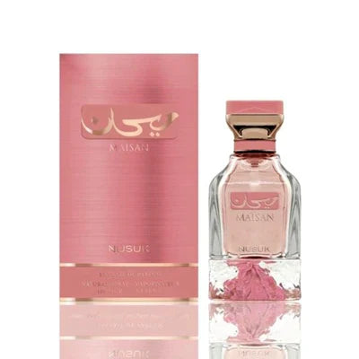Perfume Maisan Eau de Parfum para Mujer de Nusuk (100ml) con notas de durazno, bergamota, jazmín, rosa, vainilla y pachulí, una fragancia sofisticada y duradera.